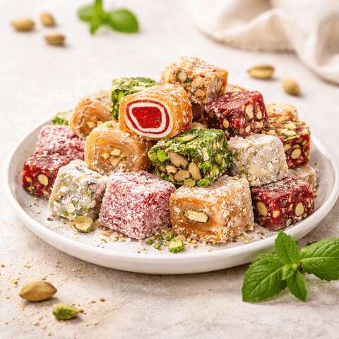 Fıstıklı, fındıklı, sade ve meyveli lokum çeşitleri